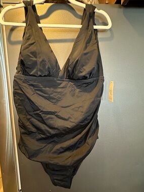 Women’s Size XL Classic Black One-Piece Swimsuit